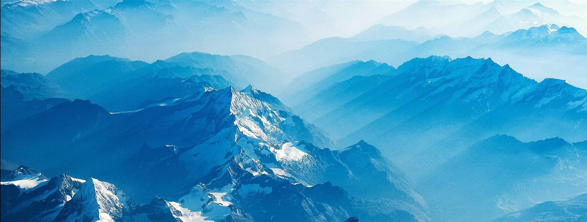 雪山背景